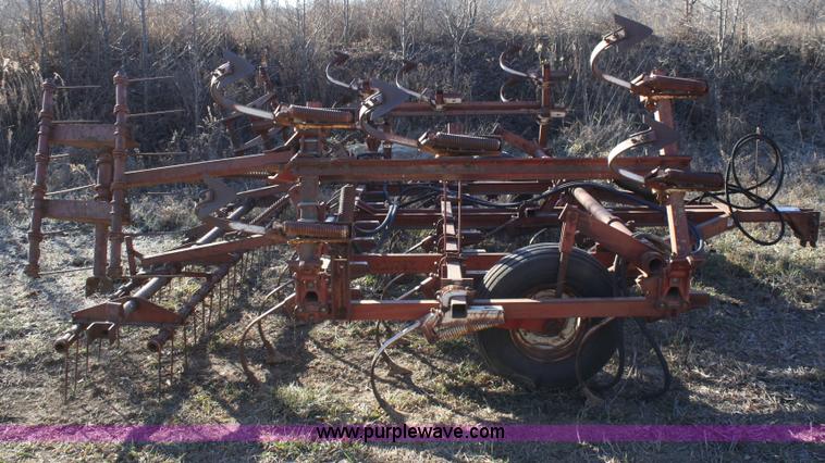 image for item F2904 International 45 field cultivator