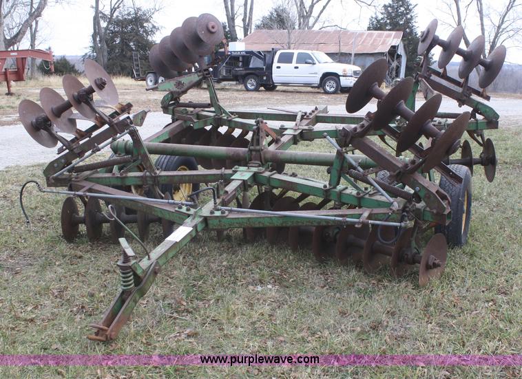 image for item F2907 John Deere disc