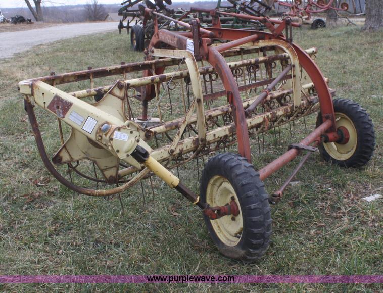 image for item F2908 New Holland 250 ground driven rake