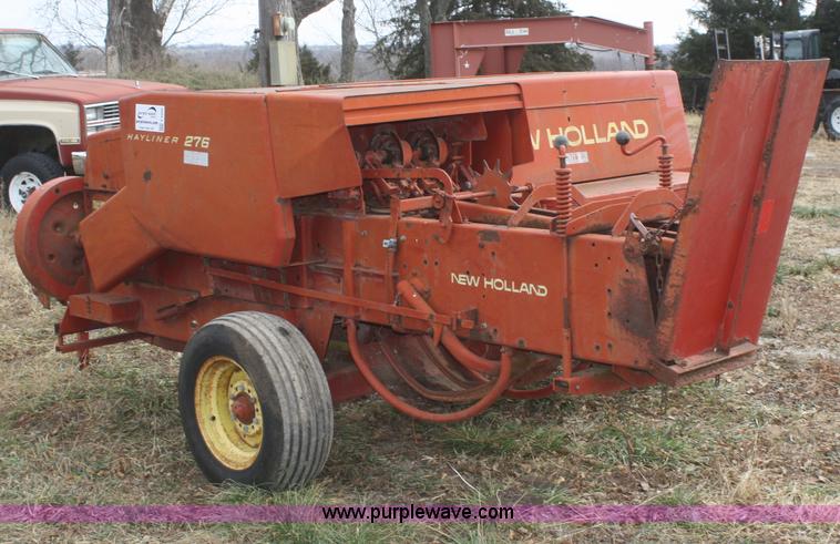 image for item F2909 New Holland 276 square baler