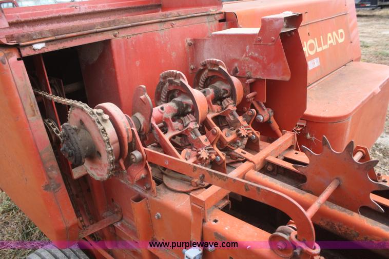 image for item F2909 New Holland 276 square baler