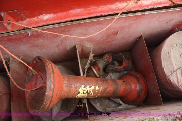 image for item F2909 New Holland 276 square baler