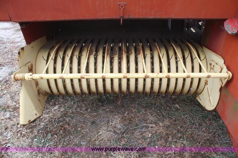 image for item F2909 New Holland 276 square baler