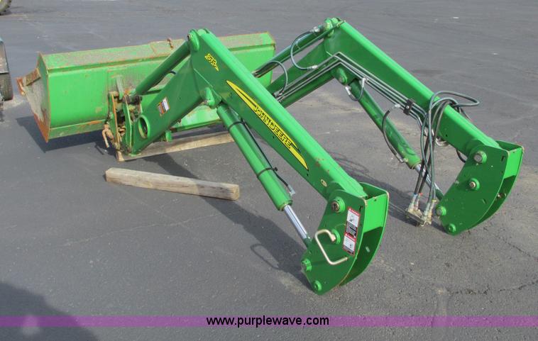 image for item F4056 2005 John Deere 673 loader attachment