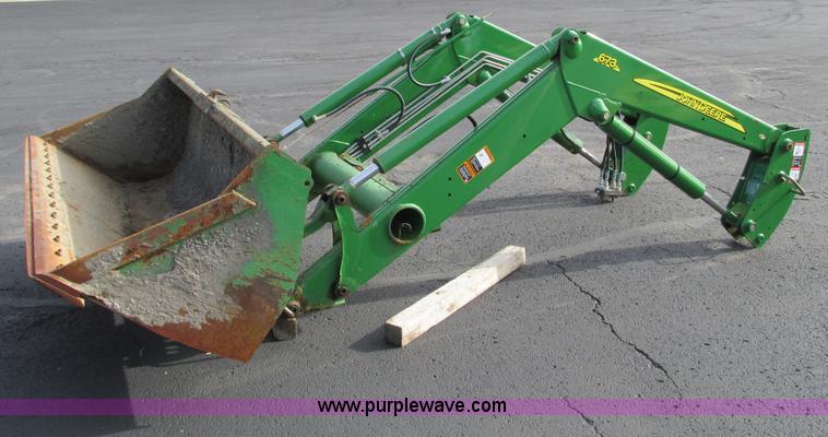 image for item F4056 2005 John Deere 673 loader attachment