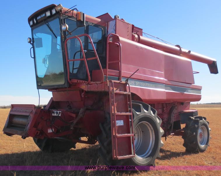 image for item F6542 1993 Case IH 1688 combine