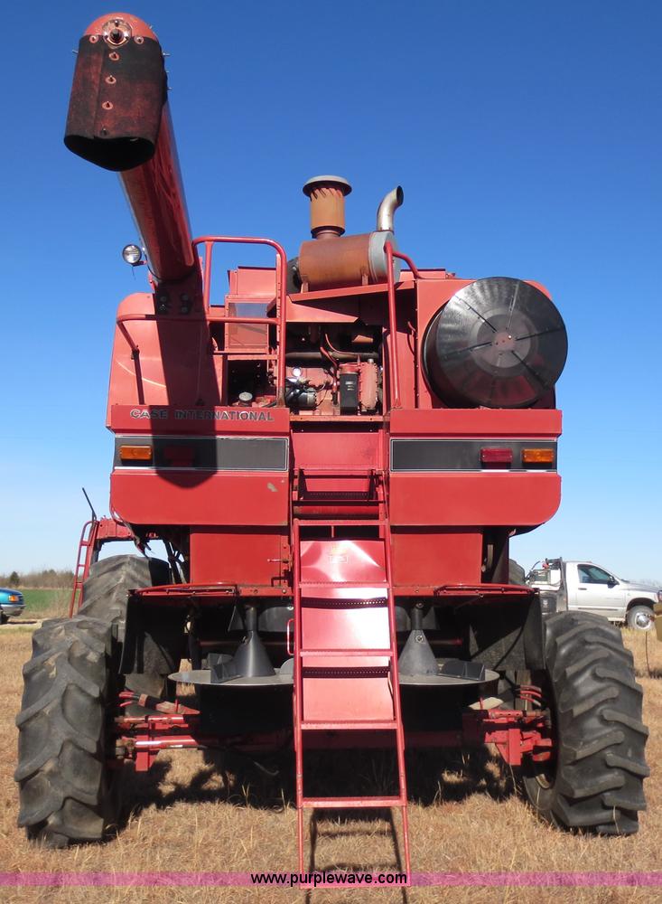 image for item F6542 1993 Case IH 1688 combine