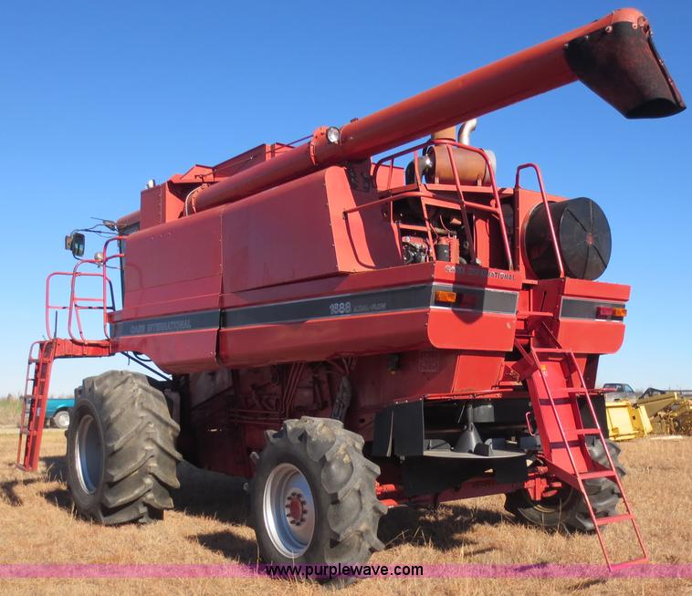 image for item F6542 1993 Case IH 1688 combine