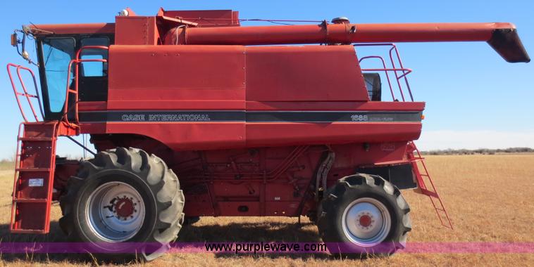 image for item F6542 1993 Case IH 1688 combine