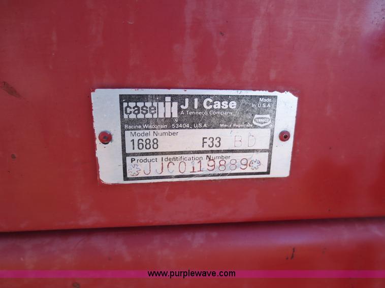 image for item F6542 1993 Case IH 1688 combine