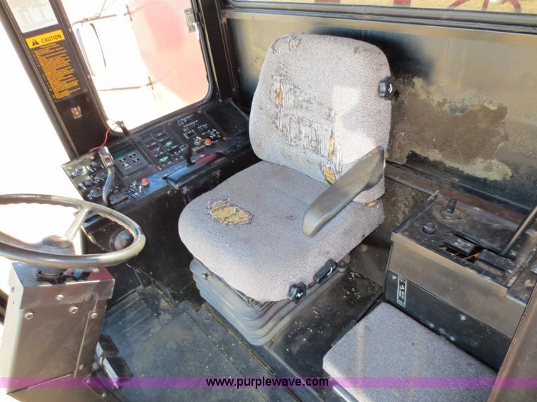 image for item F6542 1993 Case IH 1688 combine