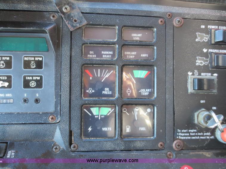 image for item F6542 1993 Case IH 1688 combine