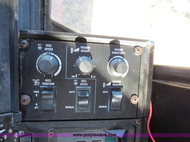 image for item F6542 1993 Case IH 1688 combine