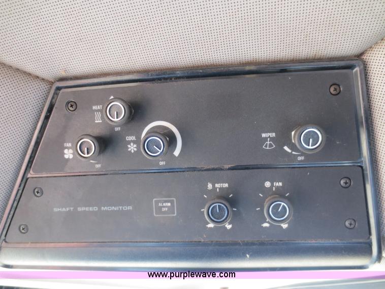 image for item F6542 1993 Case IH 1688 combine