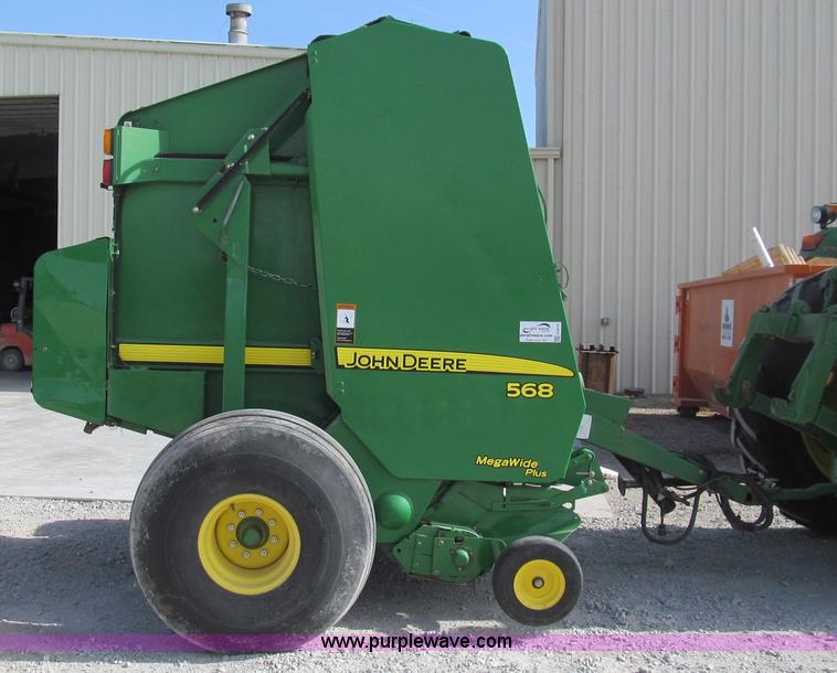 image for item G5575 2007 John Deere 568 baler