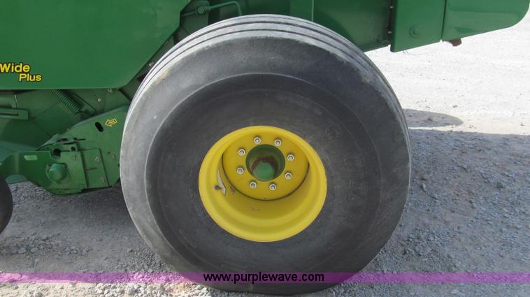 image for item G5575 2007 John Deere 568 baler