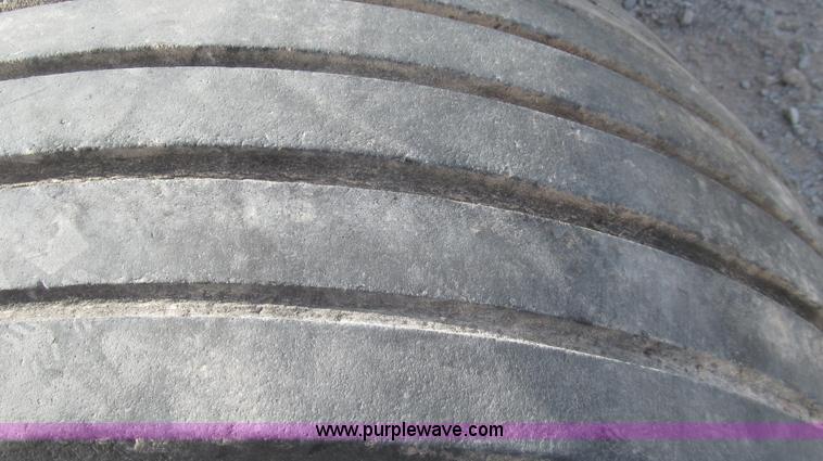 image for item G5575 2007 John Deere 568 baler