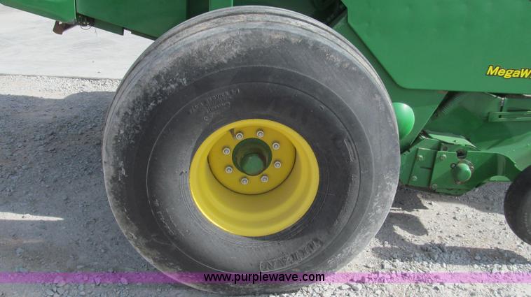 image for item G5575 2007 John Deere 568 baler
