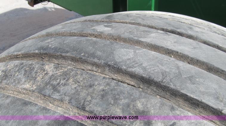 image for item G5575 2007 John Deere 568 baler