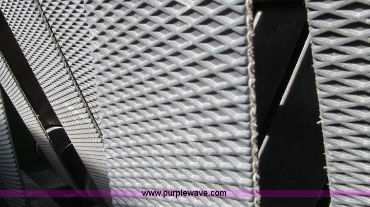 image for item G5575 2007 John Deere 568 baler