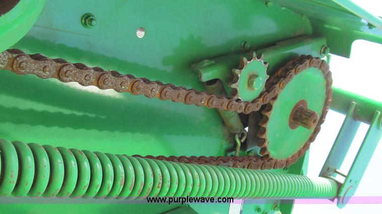 image for item G5575 2007 John Deere 568 baler