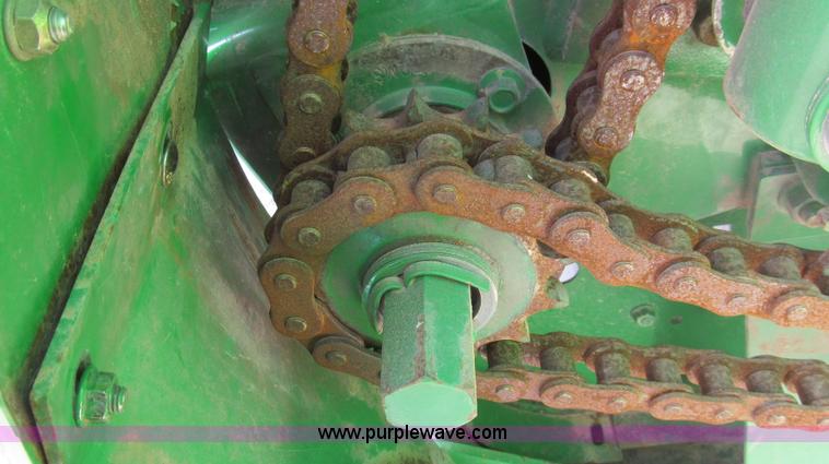 image for item G5575 2007 John Deere 568 baler