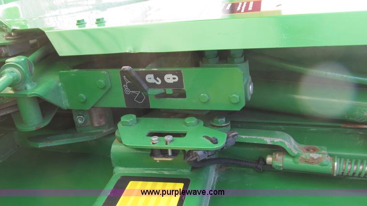 image for item G5575 2007 John Deere 568 baler