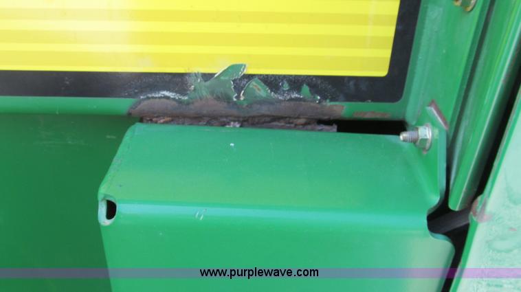 image for item G5575 2007 John Deere 568 baler