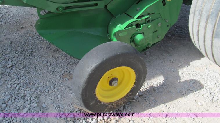 image for item G5575 2007 John Deere 568 baler