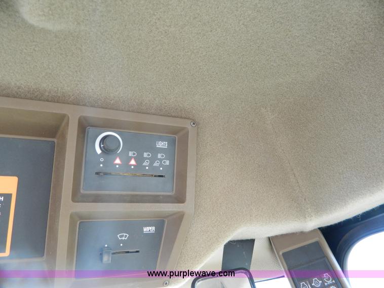 image for item G7590 1998 John Deere 4890 swather