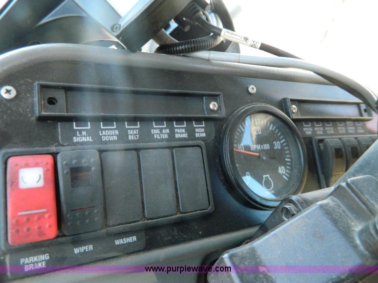 image for item G7591 1999 Case IH SPX3185 Patriot sprayer