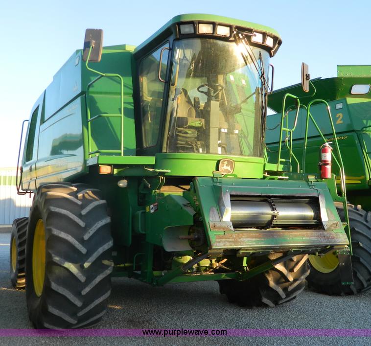 image for item G7592 2004 John Deere 9760 STS combine