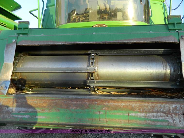 image for item G7592 2004 John Deere 9760 STS combine