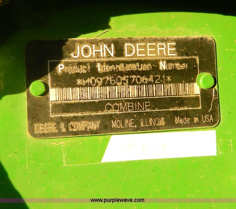 image for item G7592 2004 John Deere 9760 STS combine