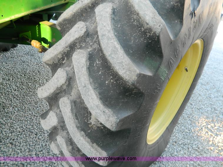 image for item G7592 2004 John Deere 9760 STS combine