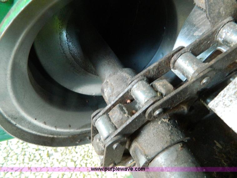 image for item G7592 2004 John Deere 9760 STS combine