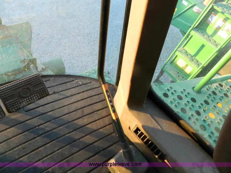 image for item G7592 2004 John Deere 9760 STS combine