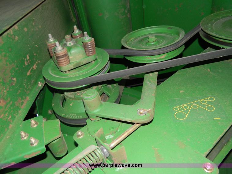 image for item G7592 2004 John Deere 9760 STS combine