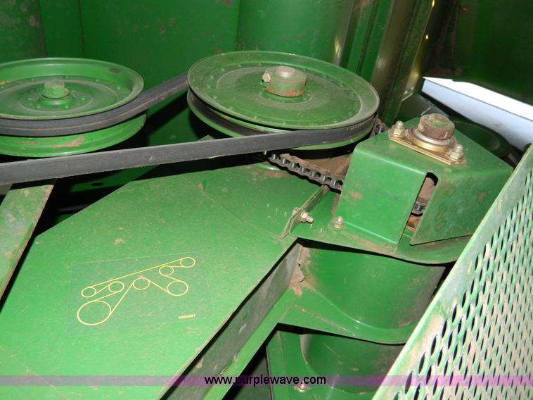 image for item G7592 2004 John Deere 9760 STS combine