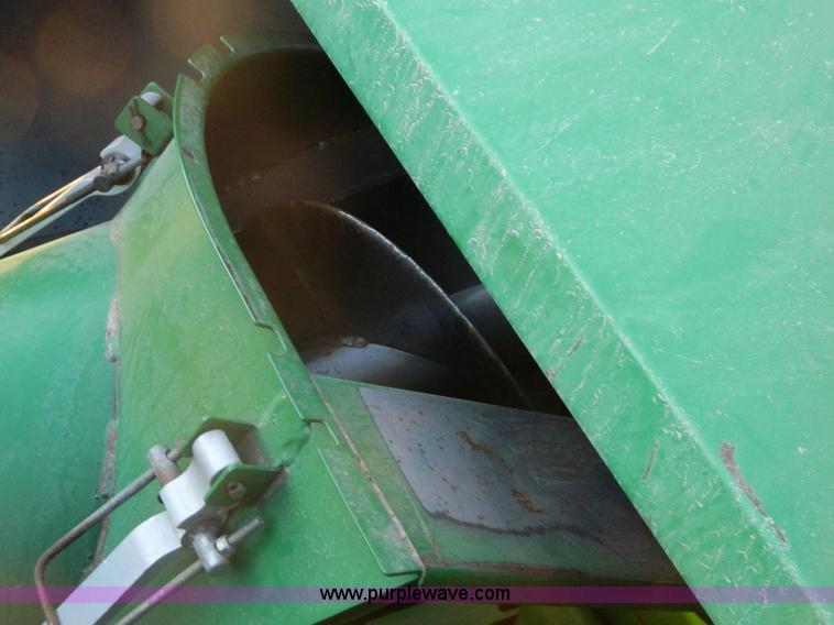 image for item G7592 2004 John Deere 9760 STS combine