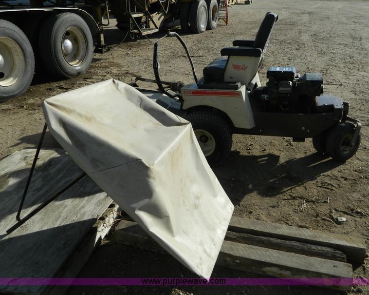 image for item G7640 Grasshopper 616 ZTR lawn mower