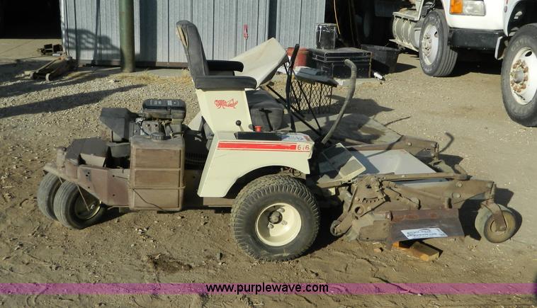 image for item G7640 Grasshopper 616 ZTR lawn mower