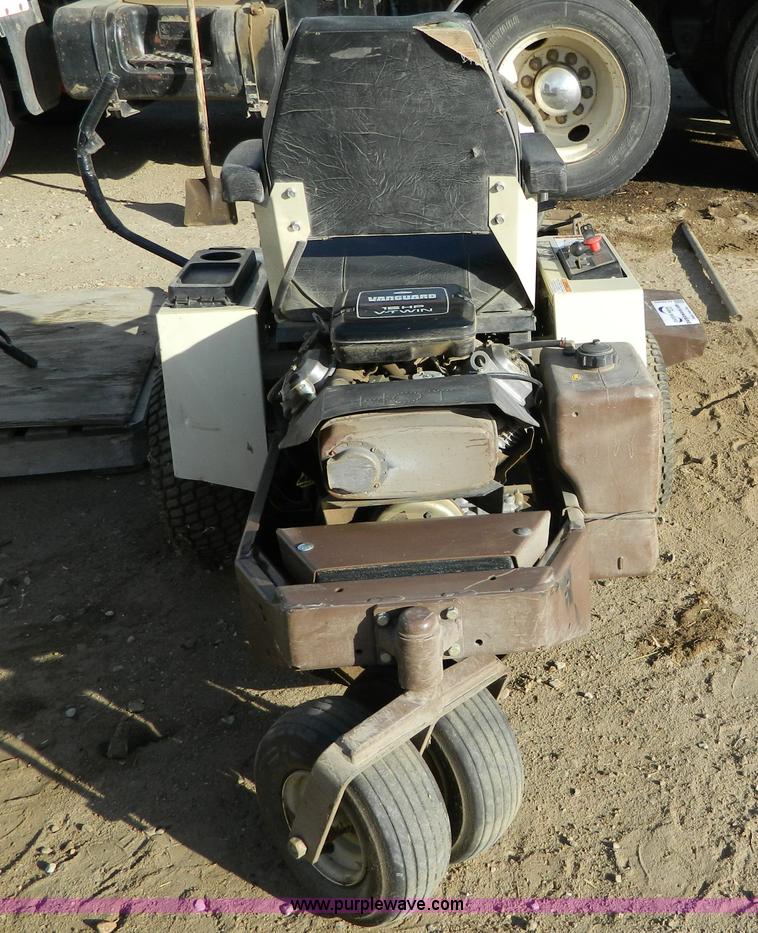 image for item G7640 Grasshopper 616 ZTR lawn mower