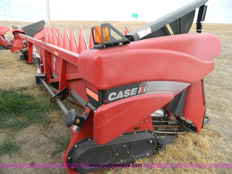 image for item G7665 2009 Case IH 3412 corn head