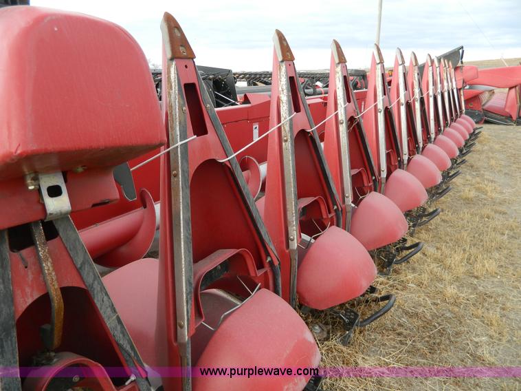image for item G7665 2009 Case IH 3412 corn head