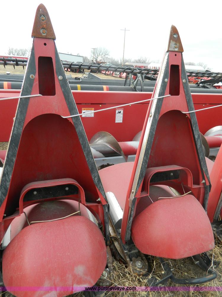 image for item G7665 2009 Case IH 3412 corn head