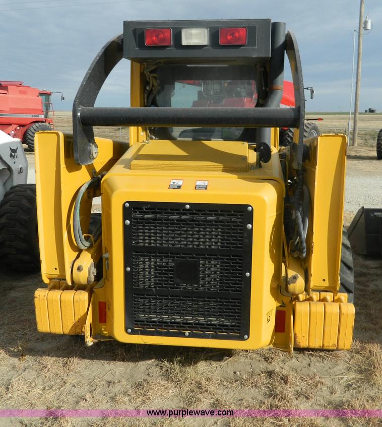 image for item G7666 2009 John Deere 320 skid steer