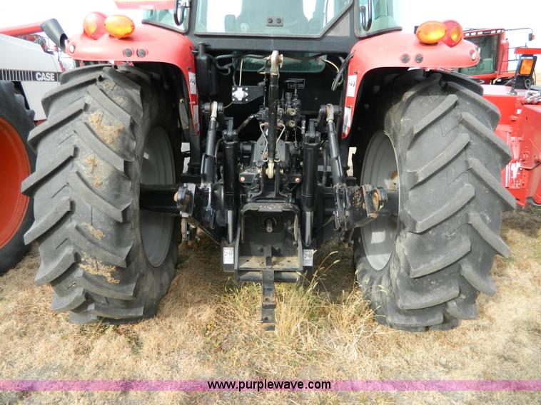 image for item G7667 2004 Massey-Ferguson 5460 tractor