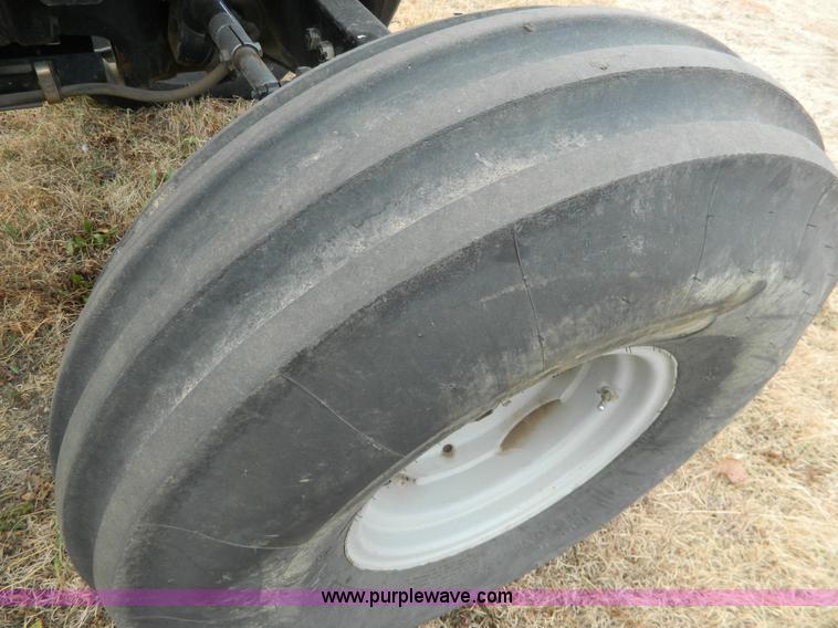 image for item G7667 2004 Massey-Ferguson 5460 tractor