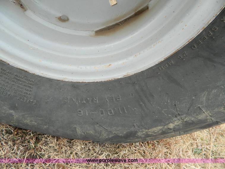 image for item G7667 2004 Massey-Ferguson 5460 tractor